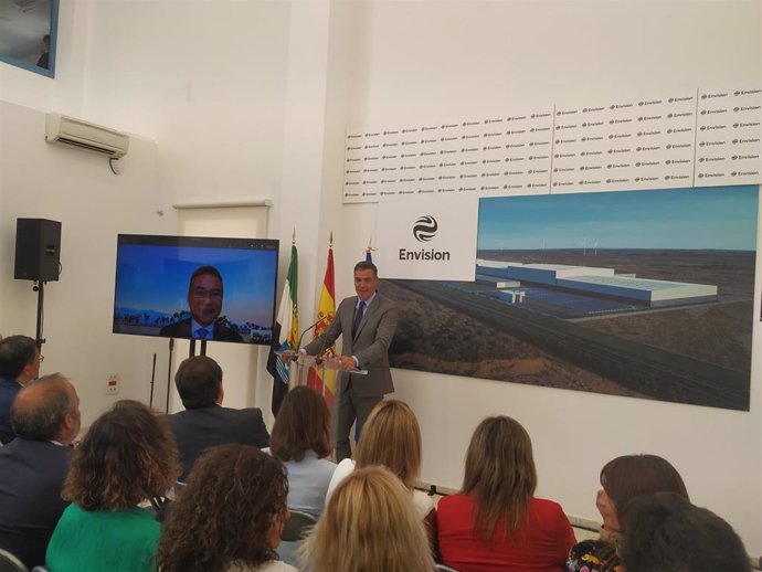 El presidente del Gobierno, Pedro Sánchez, en la presentación de la gigafactoría de Navalmoral de la Mata (Cáceres), que estará operativa en 2025