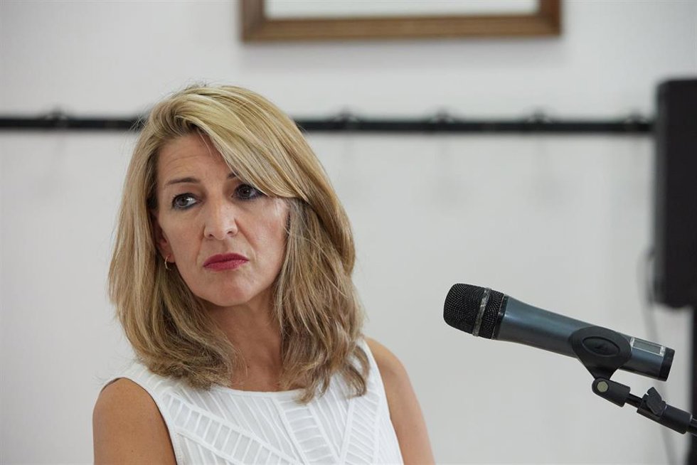 La vicepresidenta segunda, Yolanda Díaz, participa en el curso 'La guerra que lo cambió todo: soberanía energética, geopolítica y nuevos derechos' durante la 35 Edición de los Cursos de Verano Complutense (UCM) en el Real Centro Universitario Escorial-M