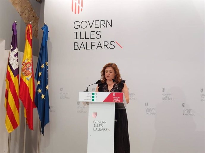 La consellera de Presidencia, Función Pública e Igualdad, Mercedes Garrido, en la rueda de prensa posterior al Consell de Govern.
