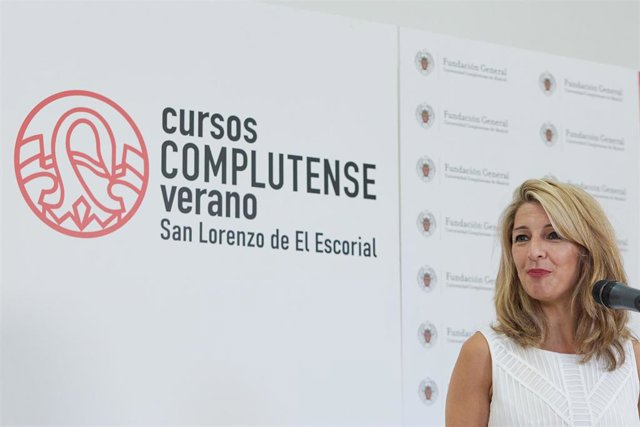 La vicepresidenta segunda, Yolanda Díaz, participa en el curso 'La guerra que lo cambió todo: soberanía energética, geopolítica y nuevos derechos' durante la 35 Edición de los Cursos de Verano Complutense (UCM).