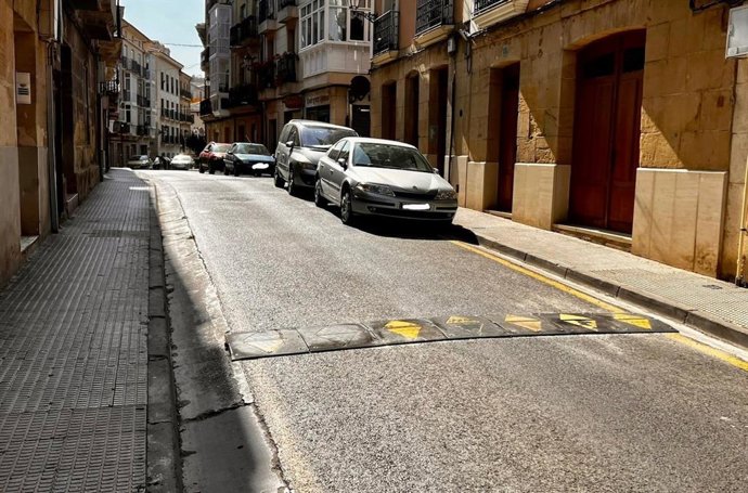 Nuevos reductores de velocidad en la calle Condes de Haro, en la localidad jarrera