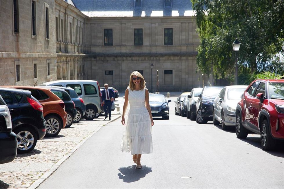La vicepresidenta segunda, Yolanda Díaz, a su llegada a la 35 Edición de los Cursos de Verano Complutense (UCM) en el Real Centro Universitario Escorial-María Cristina, a 18 de julio de 2022, en San Lorenzo de El Escorial, Madrid (España).