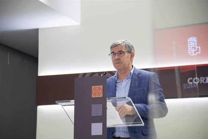 El portavoz del Grupo Socialista en las Cortes de Aragón, Vicente Guillén.