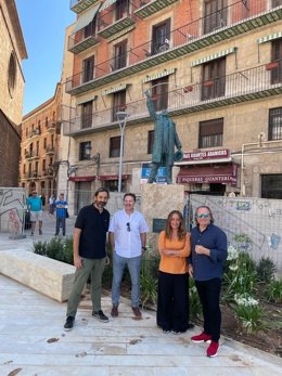 Valncia instala una escultura de Gustavino, el arquitecto de Nueva York, en la plaza de la Reina