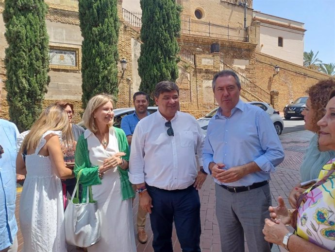 El secretario general del PSOE-A, Juan Espadas, en su visita a Huelva.