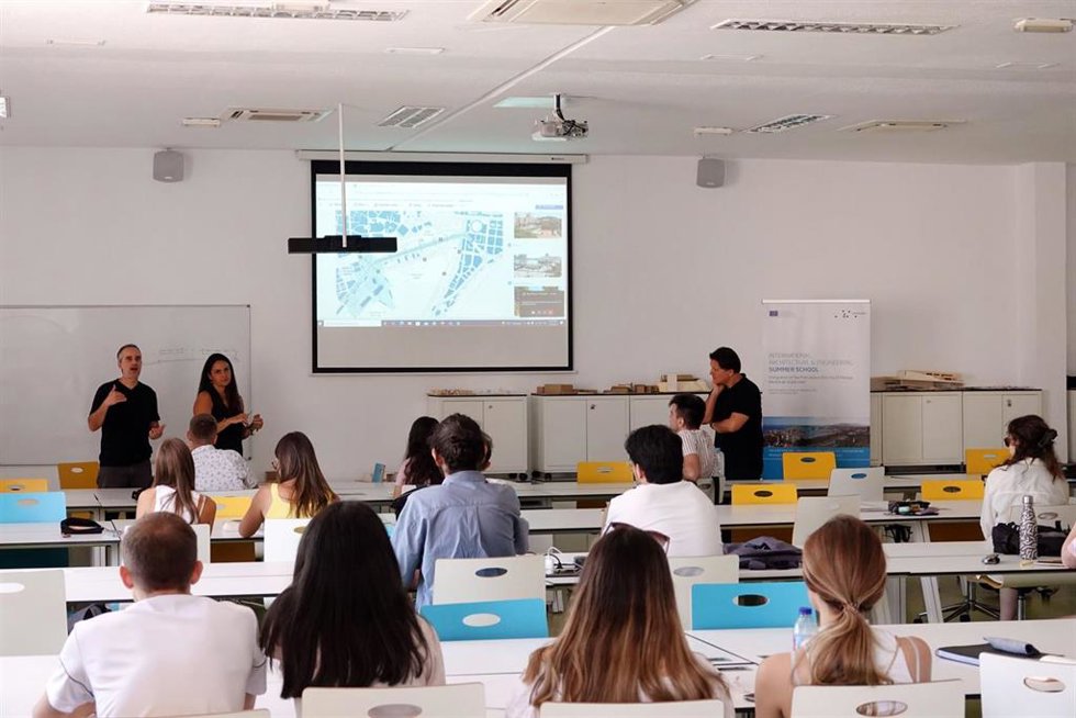 La Escuela de Arquitectura de la UMA inicia su Escuela de Verano con participantes de varios países