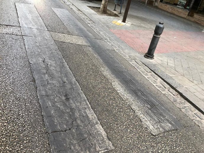Paso de peatones en la calle San Juan de Dios.