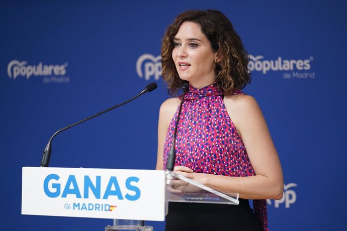 La presidenta del PP de Madrid, Isabel Díaz Ayuso, comparece ante los medios de comunicación.