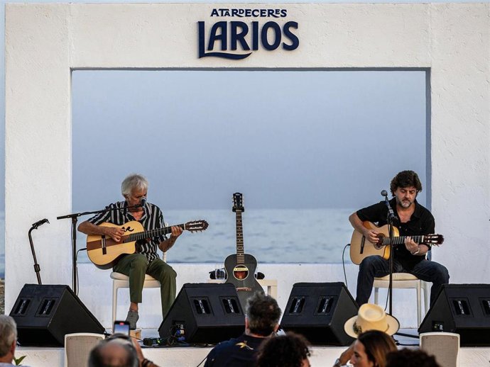 Archivo - Atardeceres Larios en El Balneario con la acutación de Kiko Veneno