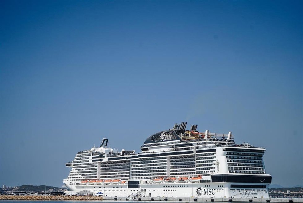 El MSC Bellíssima atraco en el Port de Tarragona.