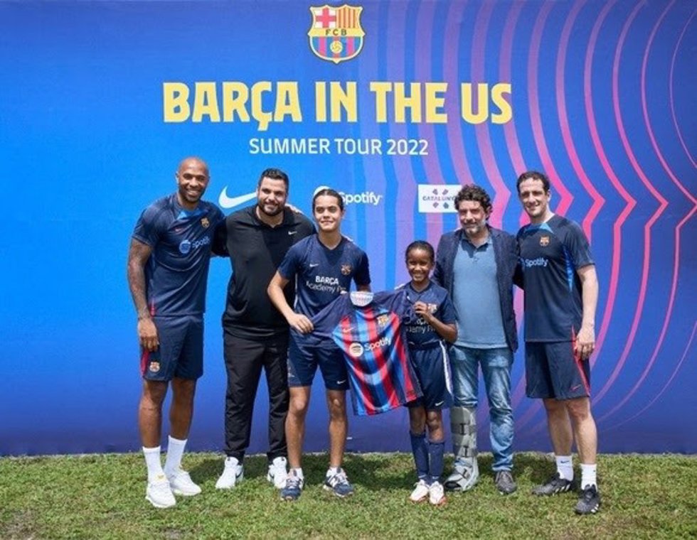 El vicepresidente del área Comercial del FC Barcelona, Juli Guiu, el Head Arstist and Label Partnerships por Latam y US Latin de Spotify, Michael Sánchez, y los ex del Bara Thierry Henry y Juliano Belletti, en MIami.