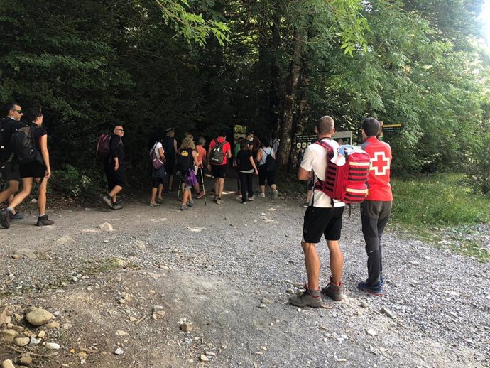 Voluntarios de Cruz Roja realizarán del 25 de julio al 31 de agosto primeros auxilios y actividades ambientales en el Parque Nacional de Ordesa.