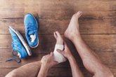 Foto: Rotura del meñique del pie, esguince de tobillo o lesiones medulares, principales traumatismos ocurridos en verano