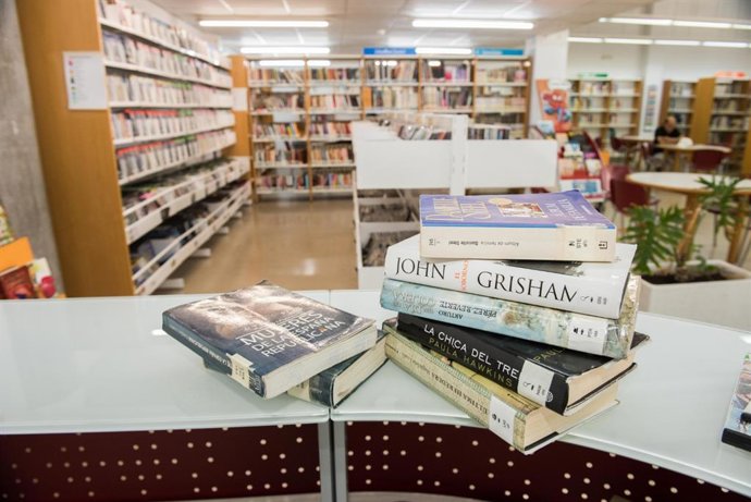 Archivo - La Red de Bibliotecas Municipales y la UPCT firman un convenio de colaboración para el fomento de la lectura