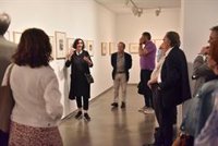 La comisaria de 'Los Baños de Panticosa' ofrece una visita guiada a esta exposición que alberga la DPH