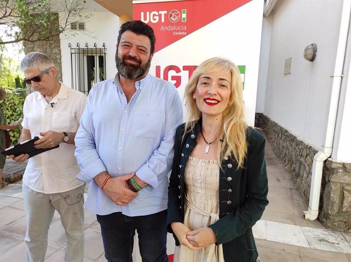 Carmen Castilla, junto al secretario de UGT-Córdoba, Vicente Palomares (centro) y Miguel Cruz.