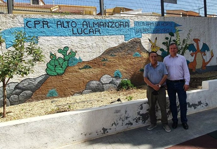 Delgado visita las obras en el centro educativo de Lúcar (Almería)