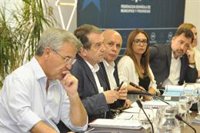 Los ayuntamientos vuelven a exigir una reunión con el Gobierno para pedir un Fondo de Transporte