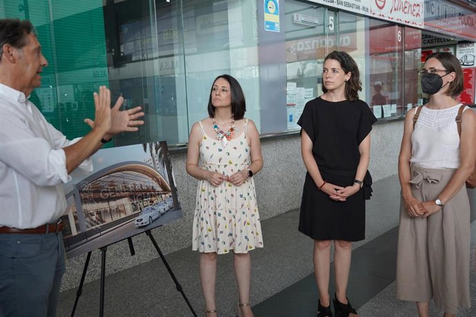 La consellera Rebeca Torró visita el inicio de las obras de la estación de autobuses
