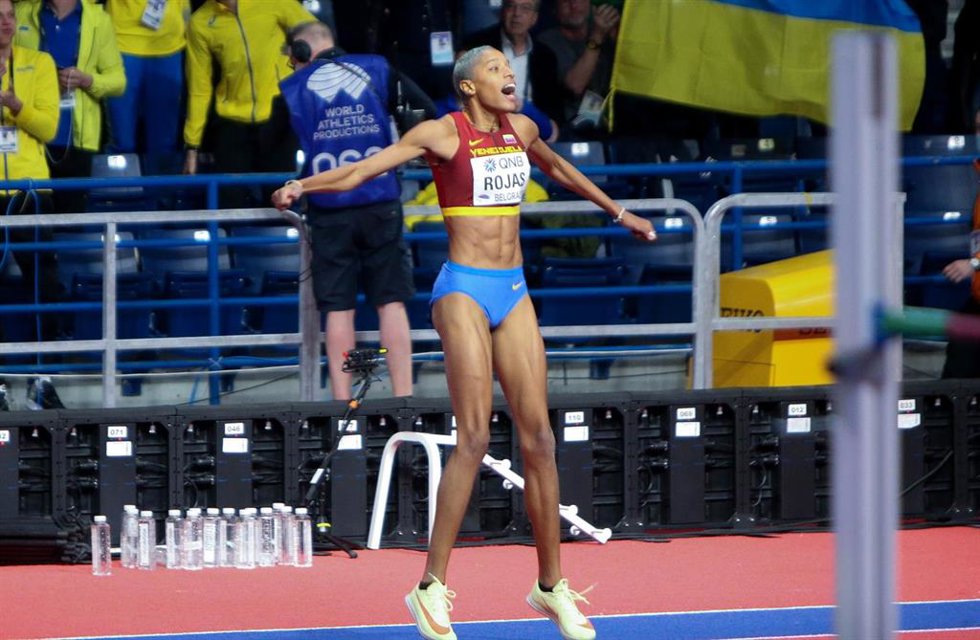 Archivo - La atleta venezolana Yulimar Rojas durante un concurso de triple salto
