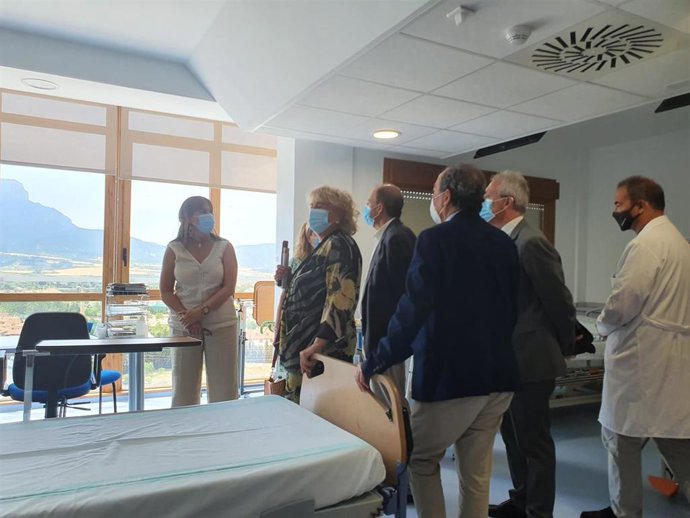 La consejera de Sanidad del Gobierno de Aragón, Sira Repollés, visita el Hospital de Jaca.