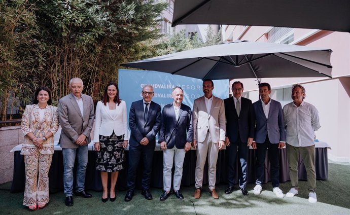 Xavier Espot encapala la presentació de l'acord.