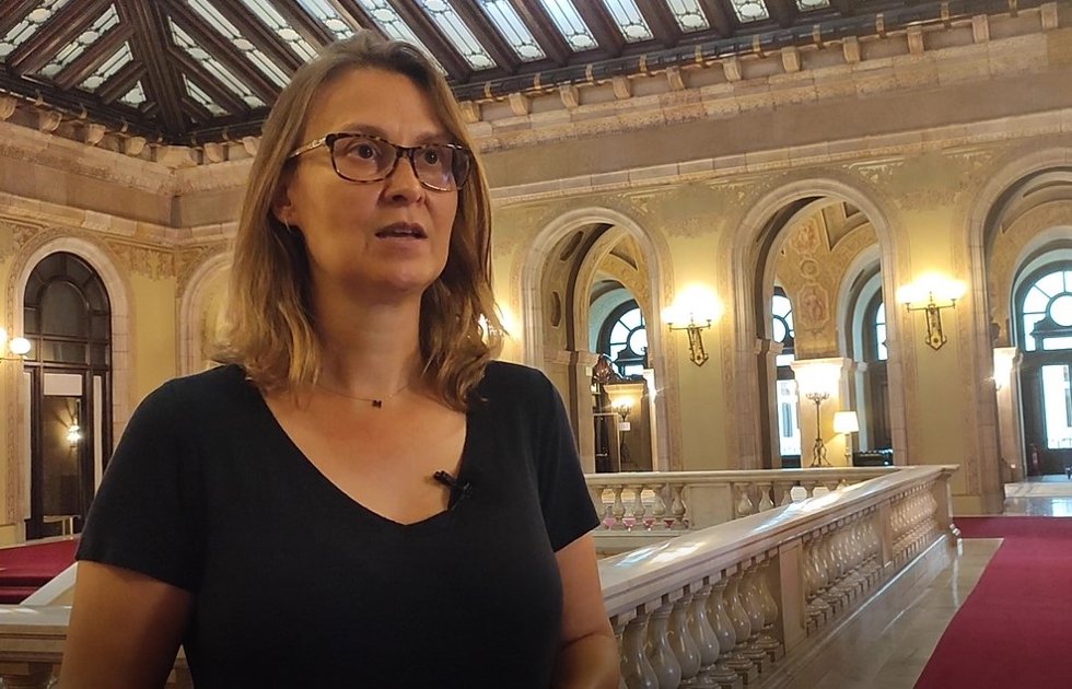 La portavoz adjunta de ERC en el Parlament, Meritxell Serret, en declaraciones en la Cámara catalana
