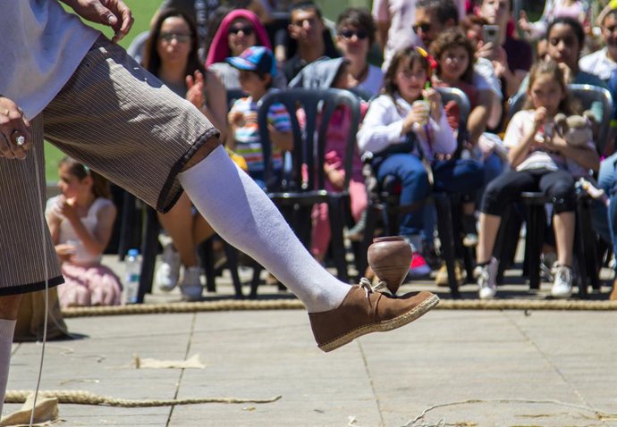 Poi De La CIA. DES TRO