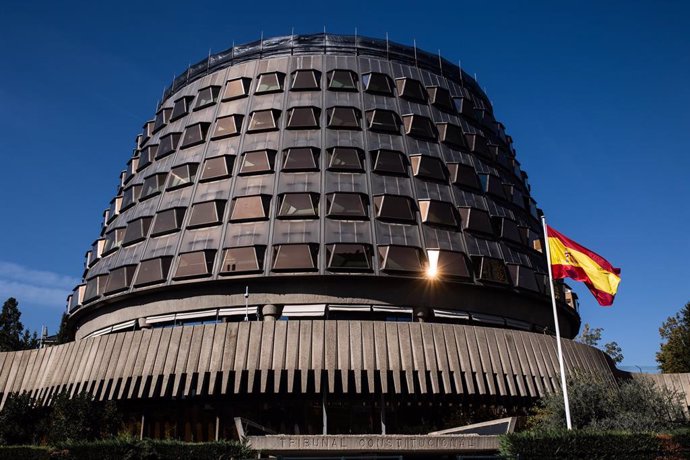 Archivo - Fachada del Tribunal Constitucional, a 15 de octubre de 2021, en Madrid (España).