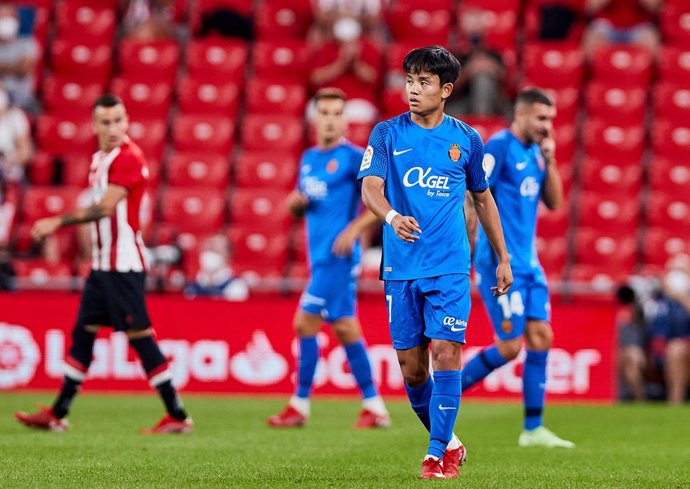 Archivo - Takefusa Kubo of RCD Mallorca looks on during the Spanish league, La Liga Santander, football match played between Athletic Club and RCD Mallorca at San Mames stadium on September 11, 2021 in Bilbao, Spain.