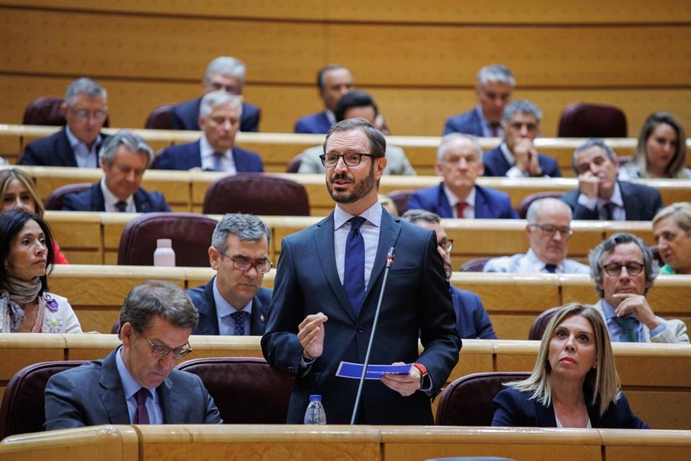 El portavoz del PP en el Senado, Javier Maroto, interviene en una sesión plenaria, en el Senado, a 21 de junio de 2022, en Madrid (España). Esta es la última sesión de control al Gobierno antes del parón estival. El pleno está centrado principalmente en