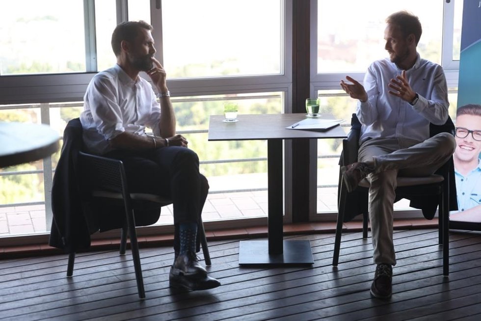 El conseller de Empresa y Trabajo, Roger Torrent, y el presidente de Pimec Joves, Josep Soto