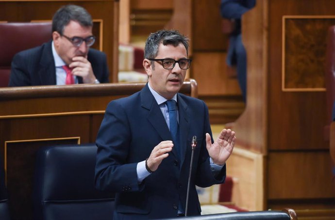 El ministro de la Presidencia, Relaciones con las Cortes y Memoria Democrática, Félix Bolaños, interviene en una sesión plenaria, en el Congreso de los Diputados, a 29 de junio de 2022, en Madrid (España). 