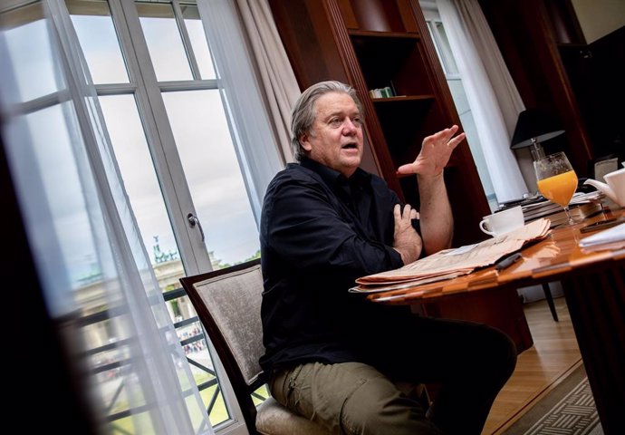 Archivo - Steve Bannon, exasesor político de Donald Trump, en una entrevista con DPA en Berlín