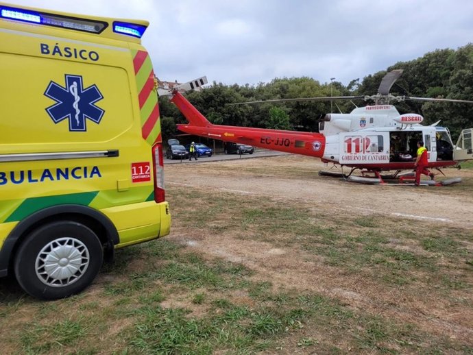 Evacuado en helicóptero de la playa de La Arena un hombre de 72 años con posible ictus