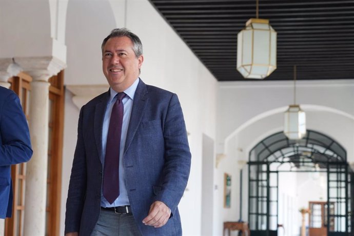 El secretario general del PSOE-A, Juan Espadas, en una foto de archivo en el Parlamento andaluz.