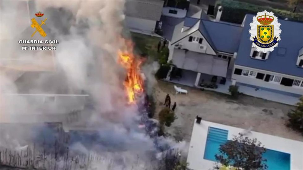 La Guardia Civil rescata a una familia de refugiados ucranianos de un incendio en Boadilla del Monte