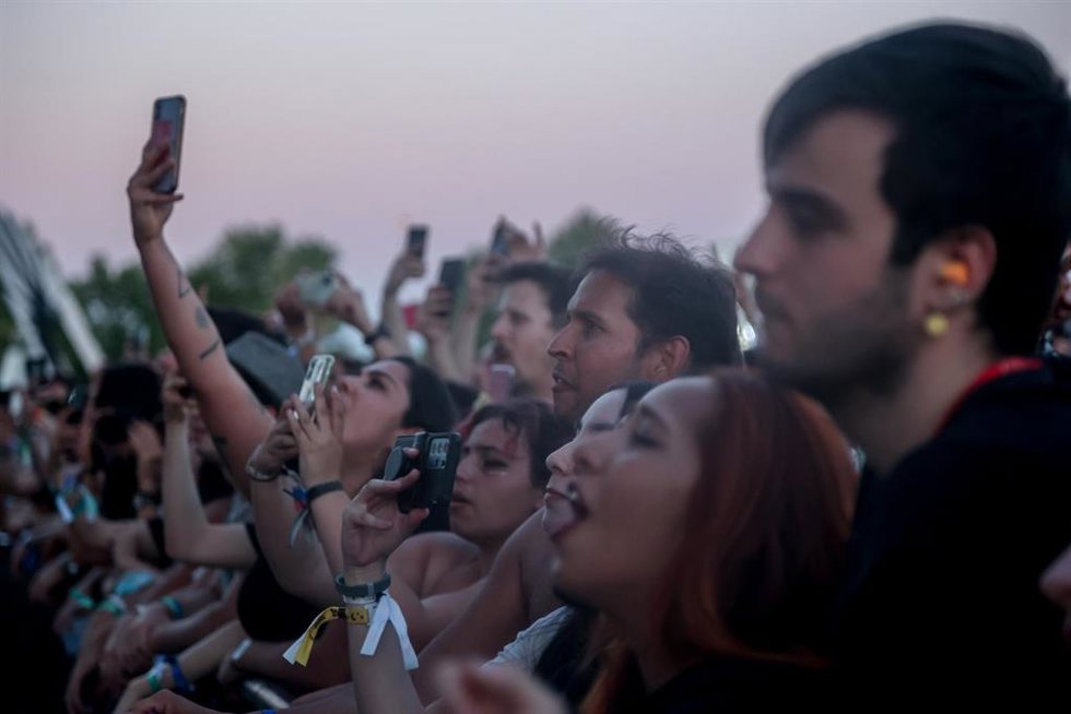 Ambiente en el concierto de la banda de Deftones en el festival de música Mad Cool 2022, en Valdebebas, a 7 de julio de 2022, en Madrid (España).