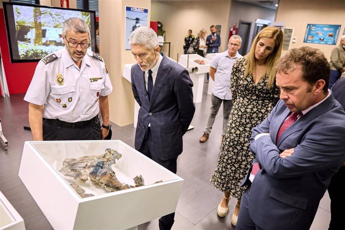 El ministro de Interior, Fernando Grande-Marlaska, visita las exposiciones en Ermua (Bizkaia) con motivo del homenaje a Miguel Ángel Blanco, asesinado por ETA