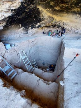 Imagen de las excavaciones en la Cueva Negra
