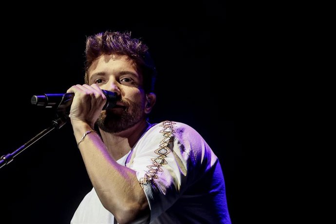 Archivo - El cantante Pablo Alborán en un concierto el pasado mes de junio en Noches del Botánico, en el Real Jardín Botánico Alfonso XIII en Madrid (España).  