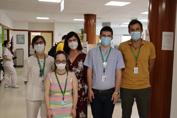 Trinidad Pardo y Alberto Castillo junto a responsables de Recursos Humanos.