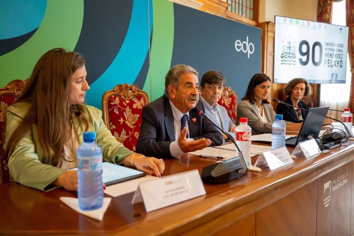 Apertura del seminario organizado por EDP en el marco de los cursos de verano de la UIMP