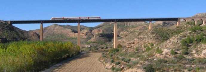 Adif mejorará el puente metálico sobre el arroyo Anchurón en Fonelas