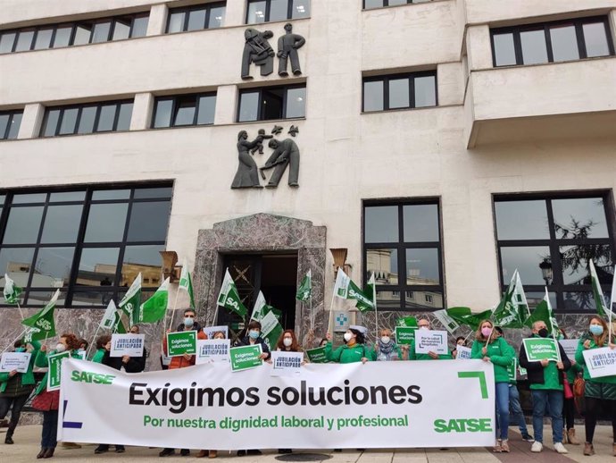 Archivo - Concentración del Satse en Oviedo.