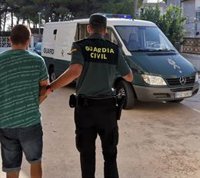 Detienen a un joven por robar en dos bares de Sa Pobla tras olvidarse el móvil en uno de ellos