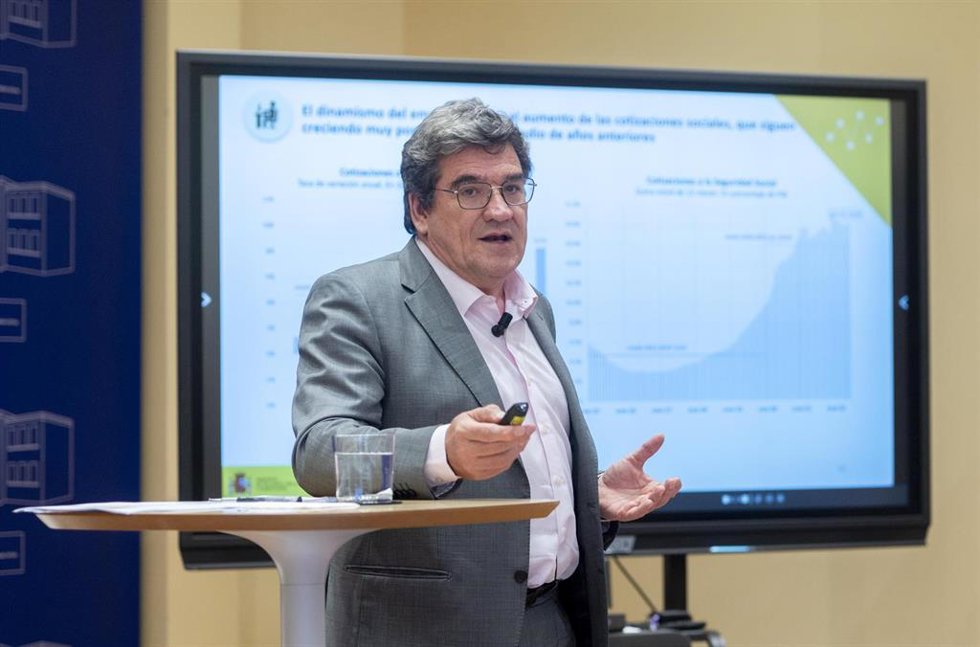 El ministro de Inclusión, Seguridad Social y Migraciones, José Luis Escrivá, presenta los datos del avance quincenal de afiliación a la Seguridad Social, en la sede del Ministerio, a 20 de julio de 2022, en Madrid (España).  