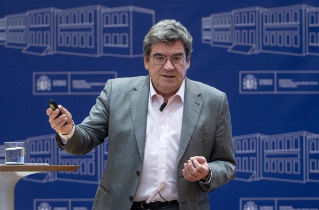 El ministro de Inclusión, Seguridad Social y Migraciones, José Luis Escrivá, presenta los datos del avance quincenal de afiliación a la Seguridad Social, en la sede del Ministerio, a 20 de julio de 2022, en Madrid (España).  