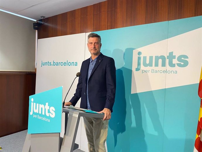 El portavoz de Junts en el Ayuntamiento de Barcelona, Jordi Martí, durante una rueda de prensa