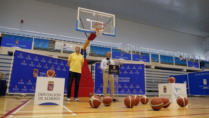 Presentación del Campus Élite Andalucía Joven de Baloncesto que se celebra del 25 al 30 de julio con apoyo de Diputación